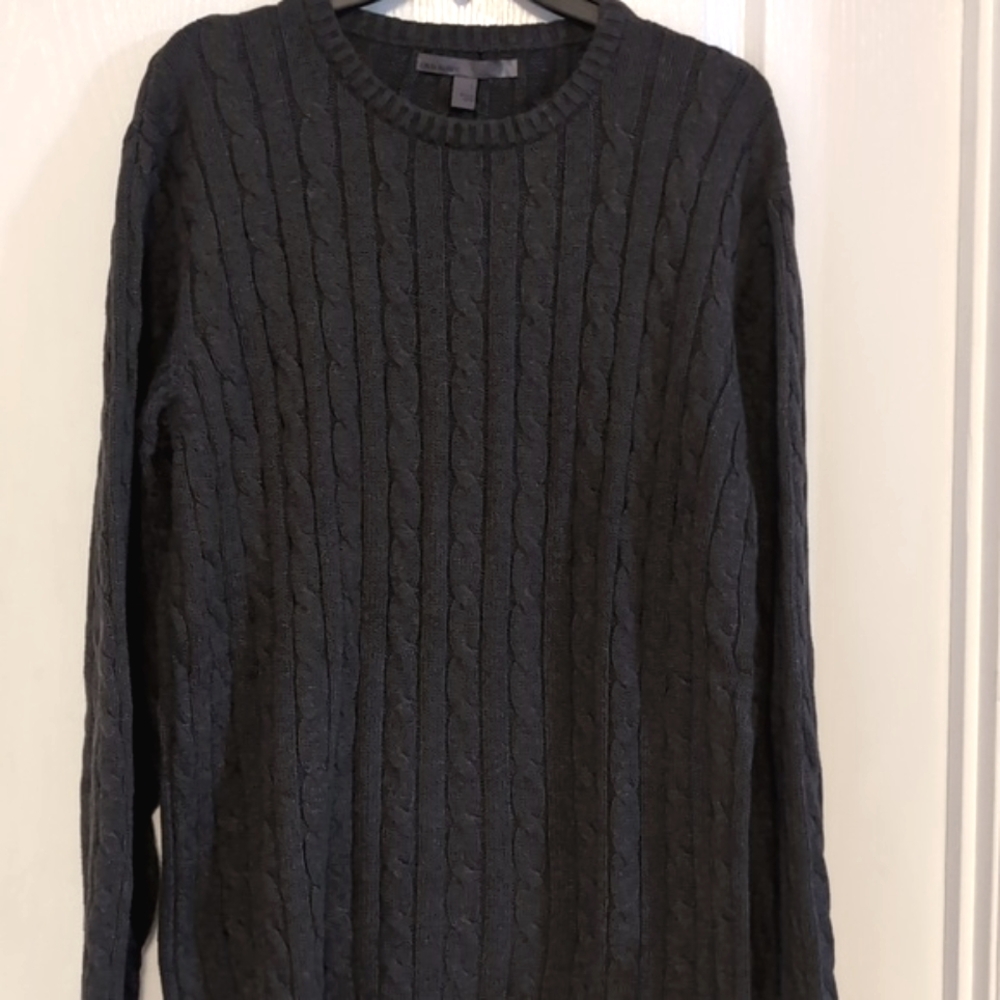 Old Navy Charcoal Gray Cable Knit Crewneck Sweater. Size Large